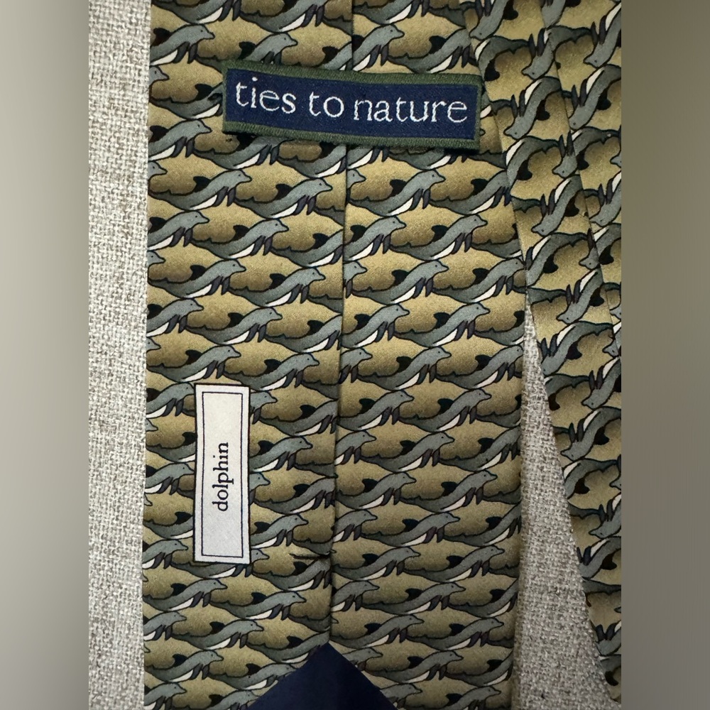 Ties to Nature dolphin tie 100 % Silk